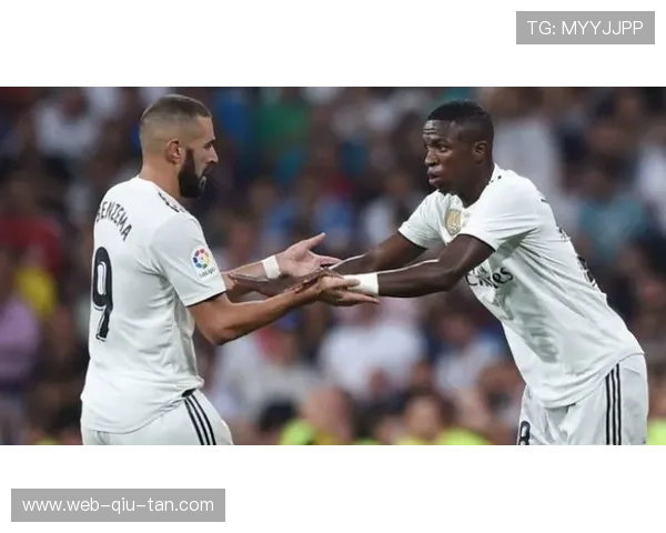 维尼修斯删除球衣照片，与皇马球迷关系紧张